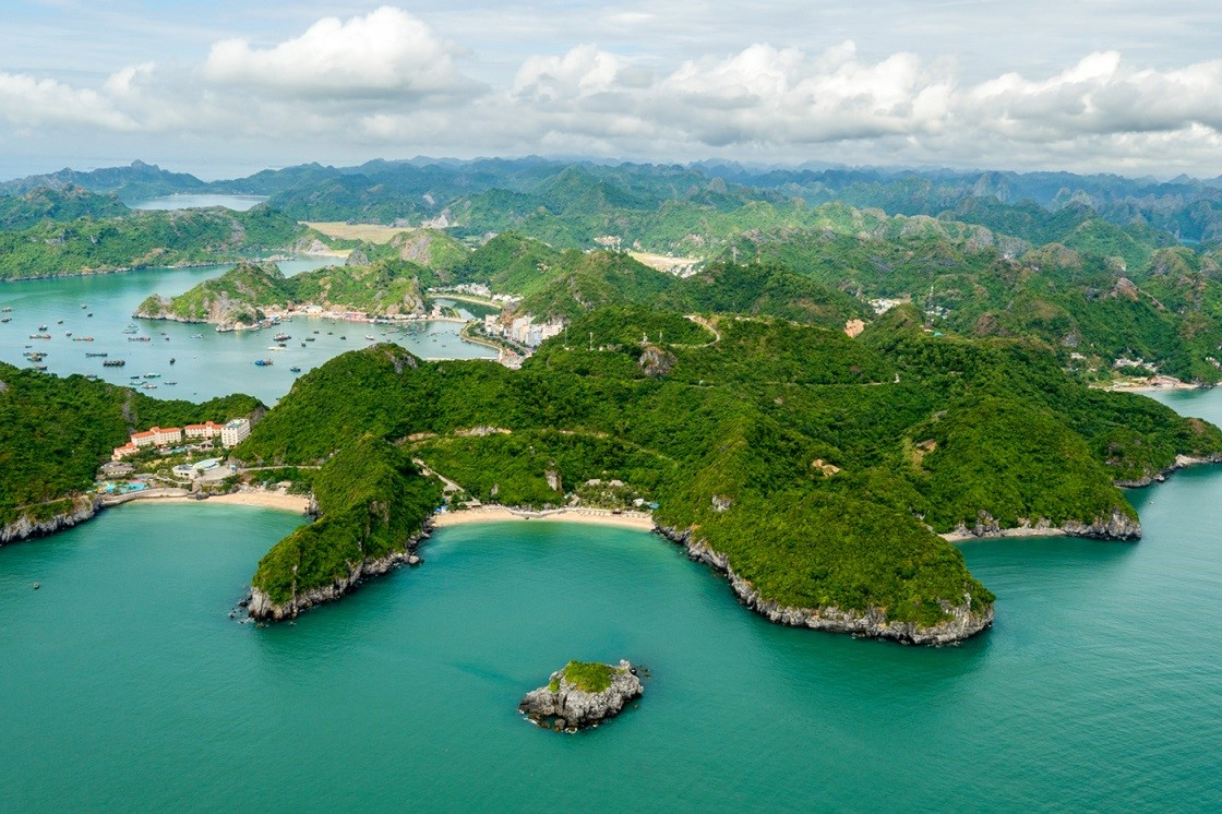 Vịnh lan hạ trong tour du lịch cát bà