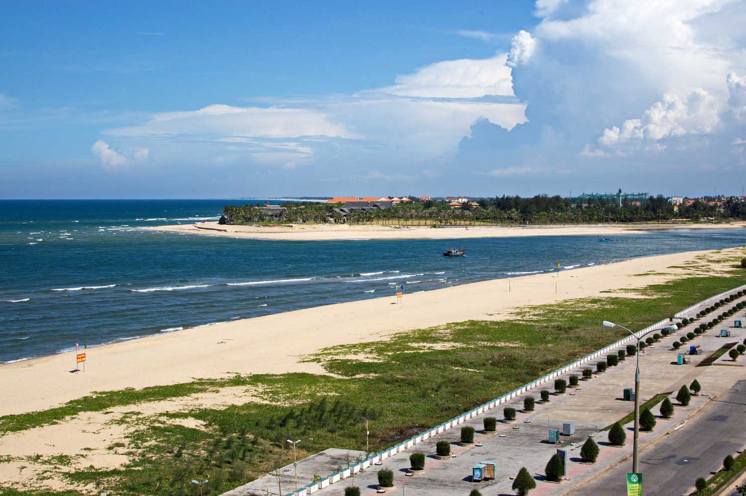 Biển nhật lệ 