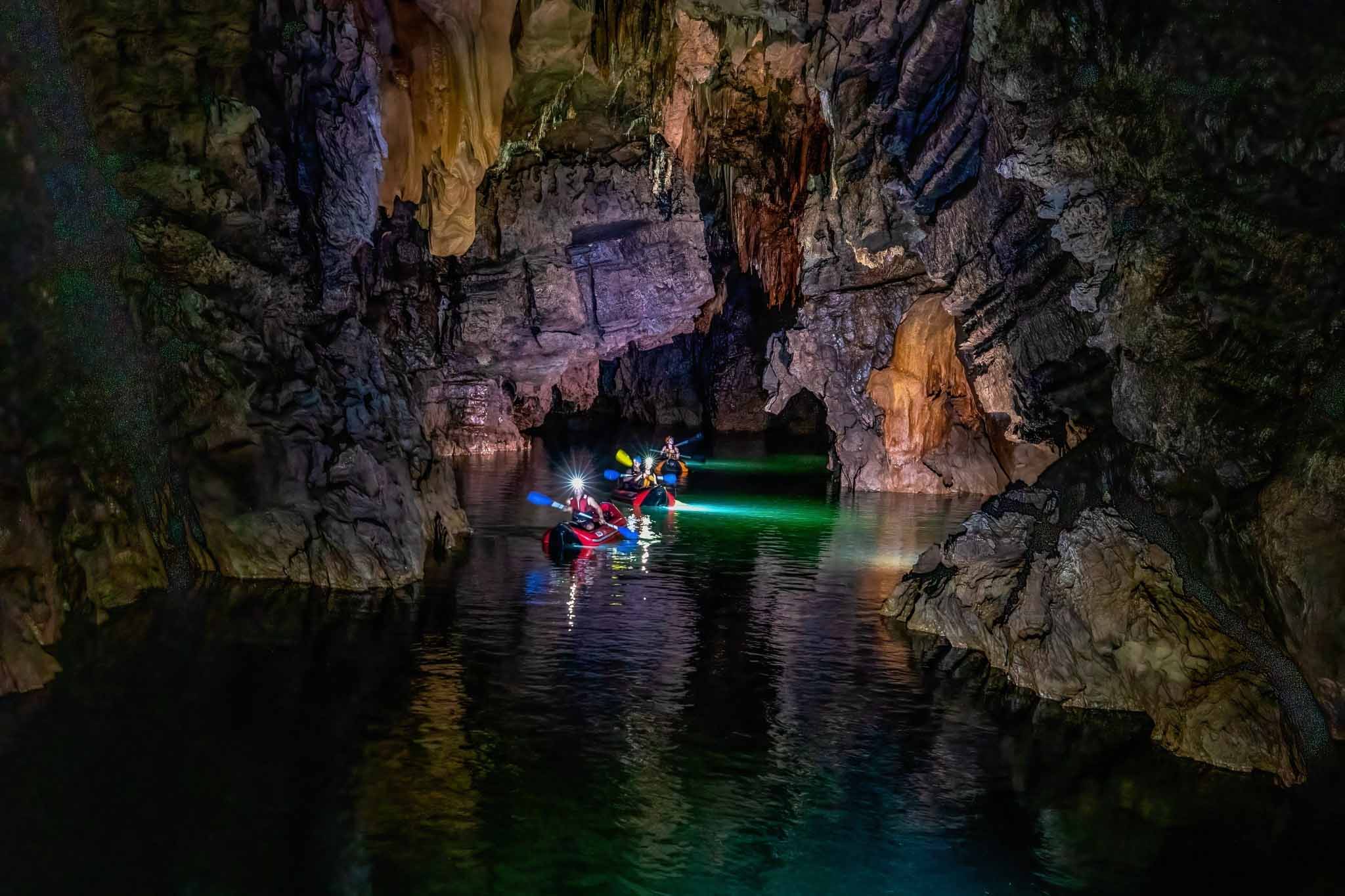 Động phong nha kẻ bàng địa danh nổi tiếng 