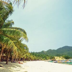 Tắm biển ở Cù Lao Chàm